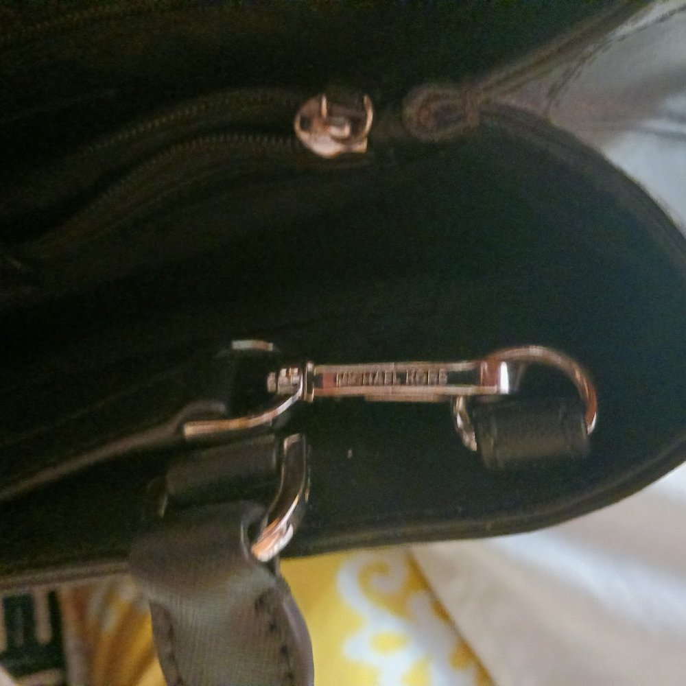 Handbag - Picture 5 of 6